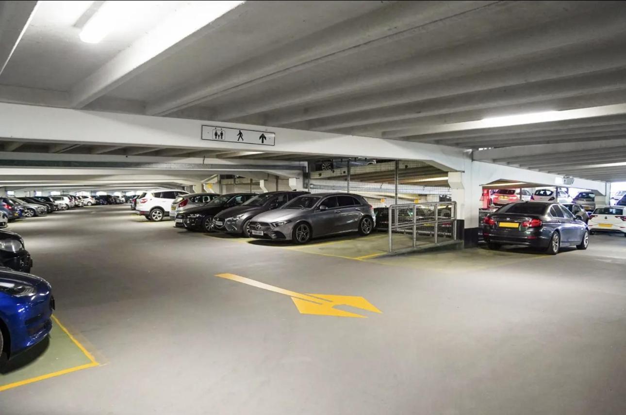 شقة Deluxe City Centre Apt Balcony View& Free Parking! ليدز المظهر الخارجي الصورة